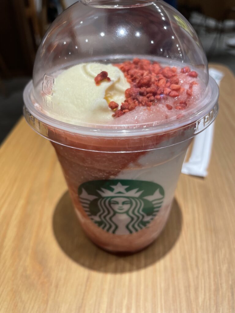 スタバ　TEVANA（ティバーナ）　ストロベリーアンドパッションティーフラペチーノ